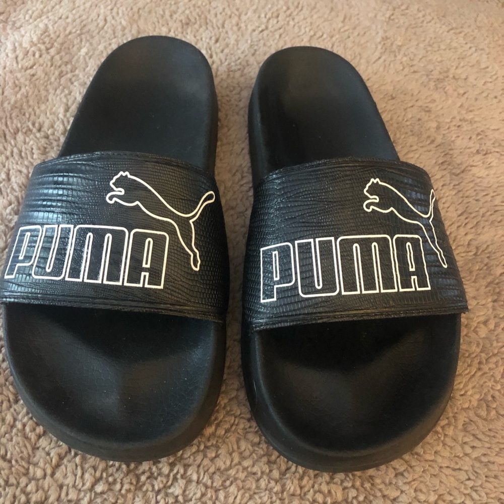 Black Puma slides